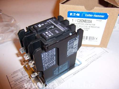 Cutler-Hammer C25DNB330A Definite Purpose Contactor  30A 3p 120v COIL
