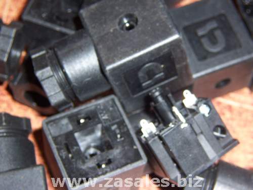 Turck  Vas3-AW plug 10A 250V
