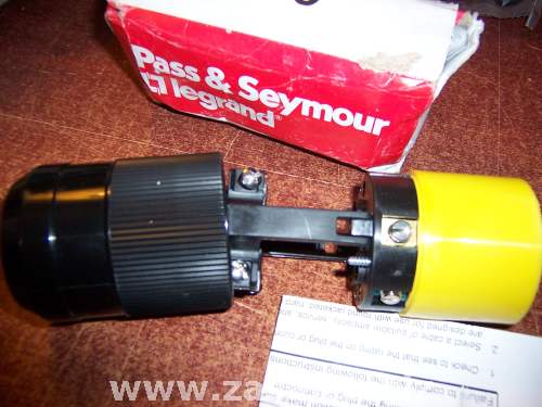 Pass & Seymour 3765 Locking, Corrosion Resistant Plug