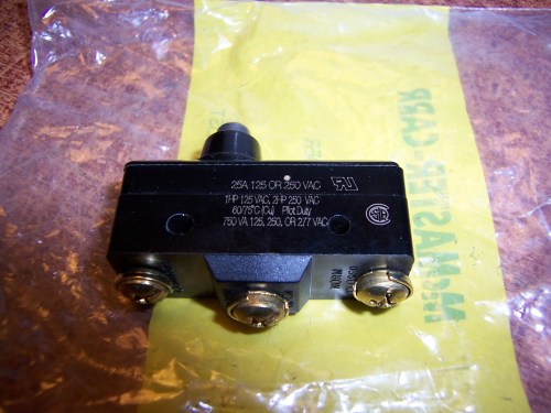 Micro Switch BE-2RB-A4 - LG Basic Swch, 25A, SPDT, Ovrtrvl Plngr