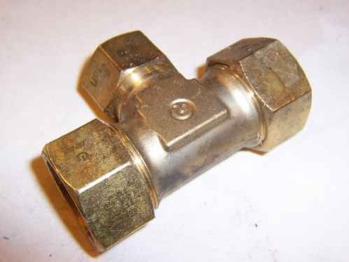 Tracpipe Fgp-Tf1000-T750 1X1X3/4 Autoflare Tee New
