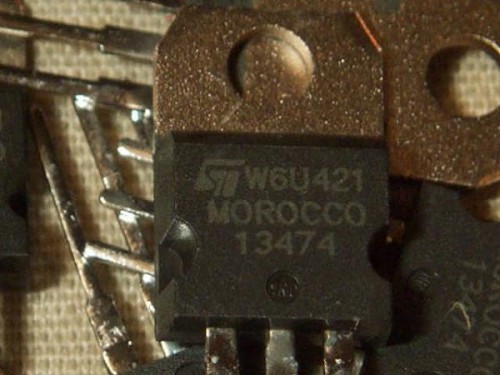 15 New W6U421 Morocco Transistor / Voltage Regulator ?
