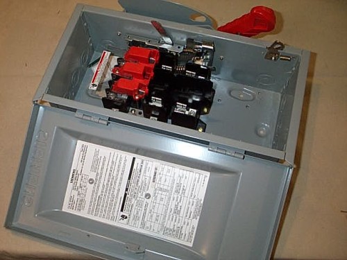 Siemens HF221N 30-Amp 2 Pole 240-volt 3 Wire Fused Heavy Duty Safety Switches