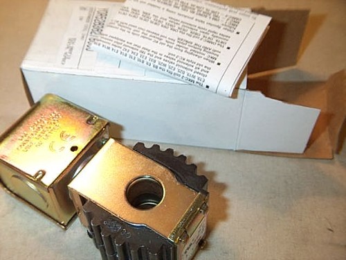 Sporlan 311710 MKC-2 24V Coil w/ Junction Box