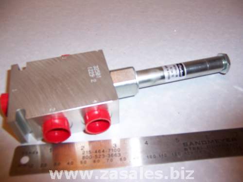 DS105C4-20 Parker 3 Position 4 way Hydraulic Solenoid Valve